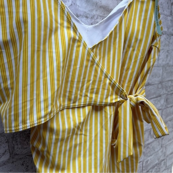 TEMPORTREK one piece swimsuit women’s medium NWT yellow striped - Picture 7 of 7